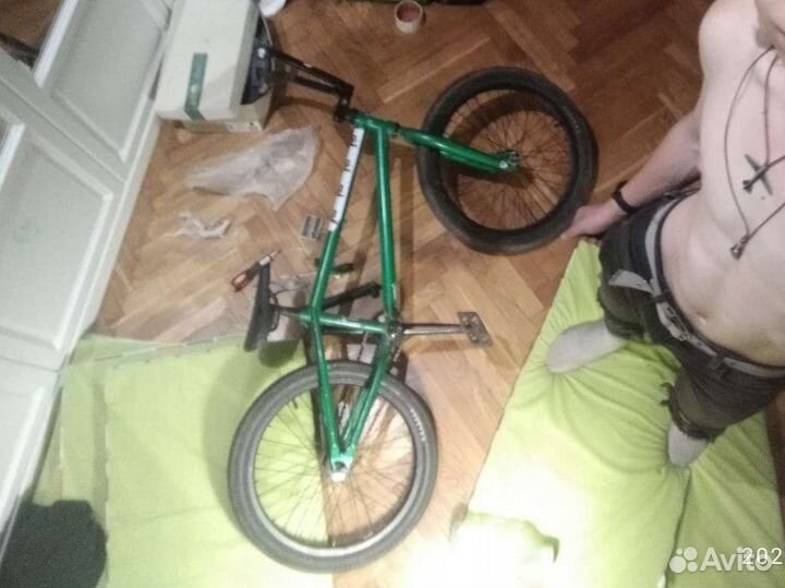 Трюковой велосипед BMX + бесплатный самокат