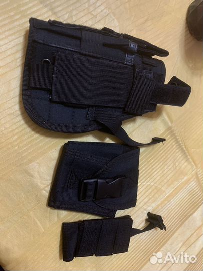 Кобура для пистолета и еще 2 сумки на ремень