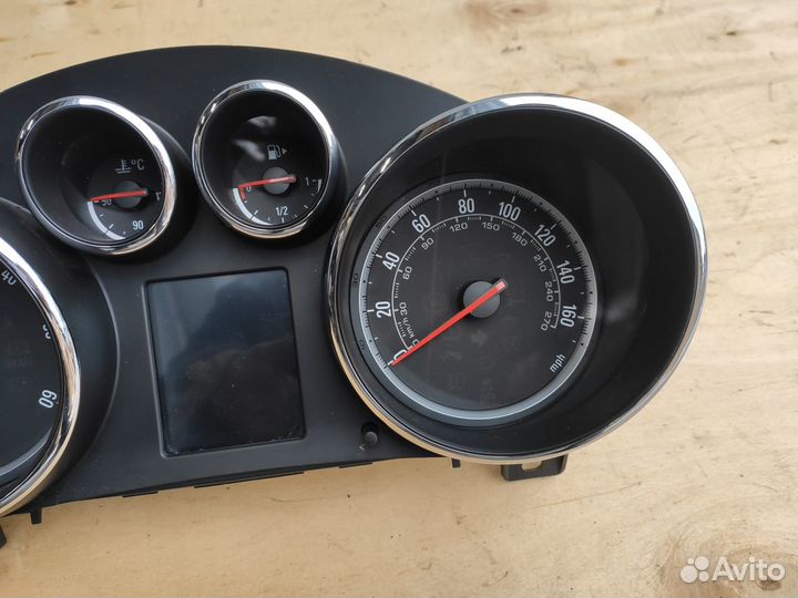 Панель приборов Дизель МКПП на Opel Astra J