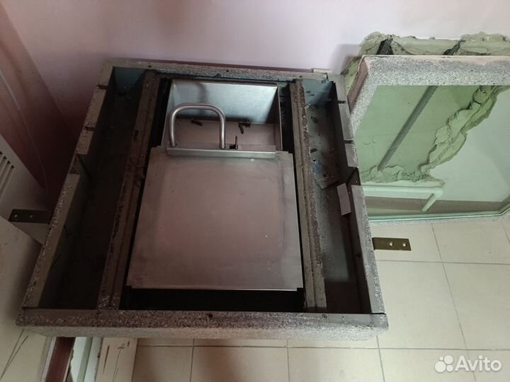 Ящик для передачи денег