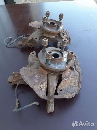 Кулак поворотный Мазда 323 f 94-98 г.в