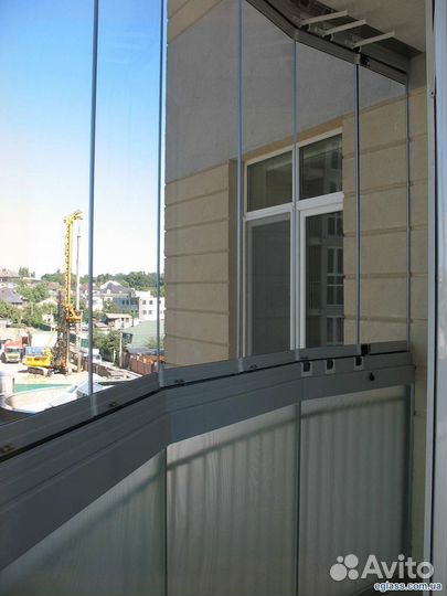 Безрамное остекление крупных объектов