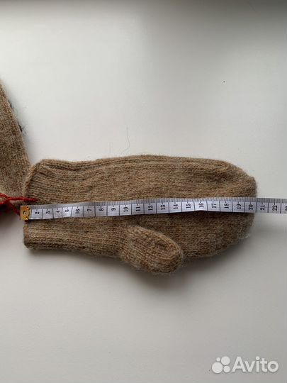 Новые шерстяные варежки ручной работы