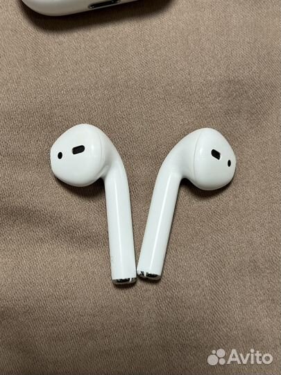 AirPods 2 (2nd Generation)