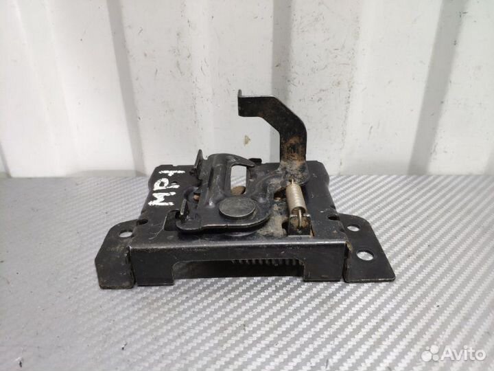 Замок капота передний Mitsubishi Pajero 4 3.2 DI-D