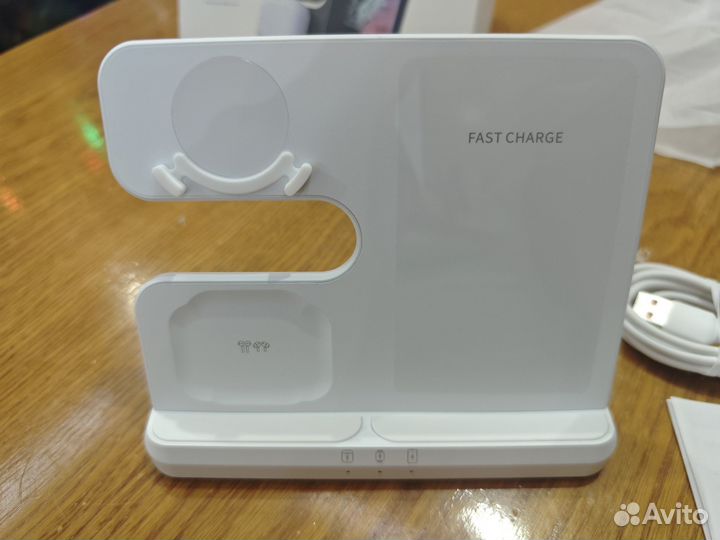 Беспроводная зарядная станция 3 в 1