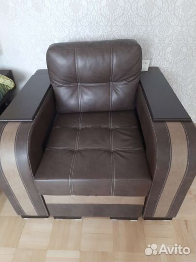 Диван и два кресла