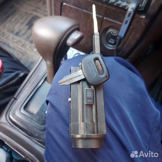 Личинка замка зажигания марк 2 90