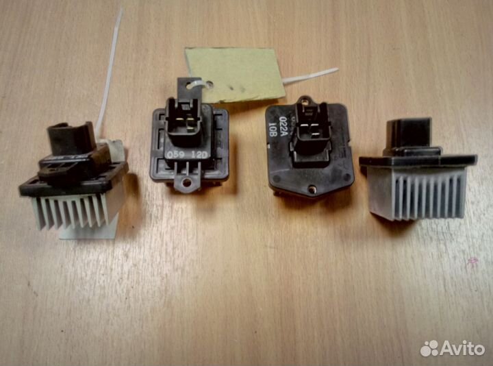 Резистор отопителя Mitsubishi 7802A240