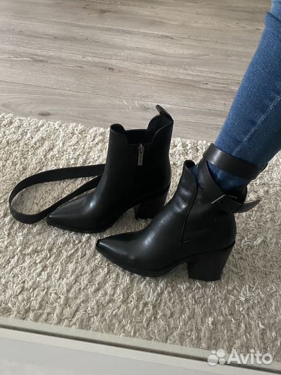 Ботильоны казаки новые,кожа