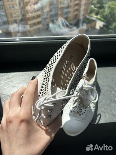 Белые туфли