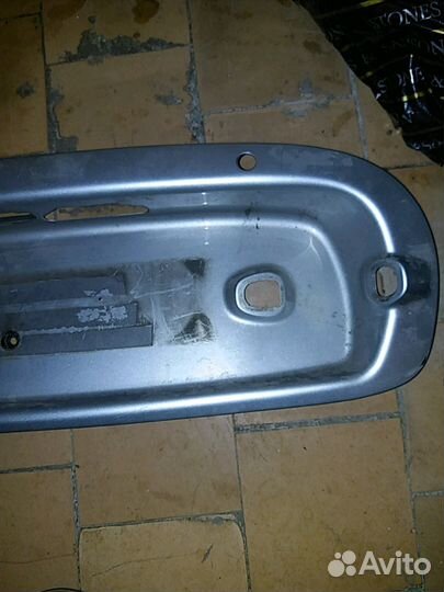 Накладка на заднюю дверь багажник Hyundai Santa Fe