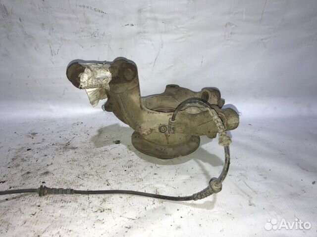 Поворотный кулак передний левый Renault Megane 3