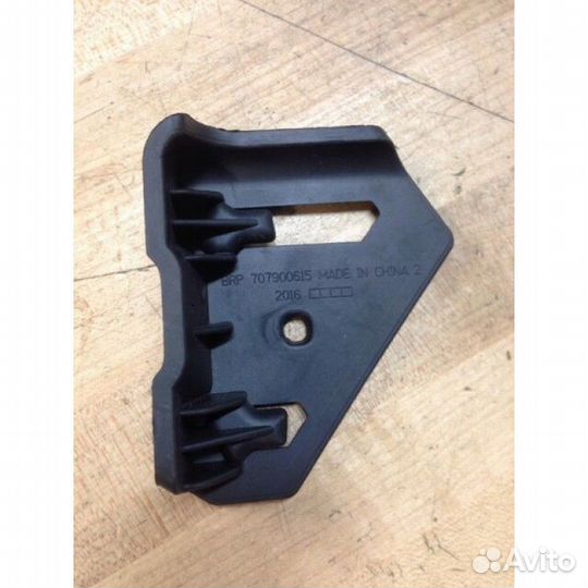 707900615 Пластиковая накладка рамы Can-Am BRP 707