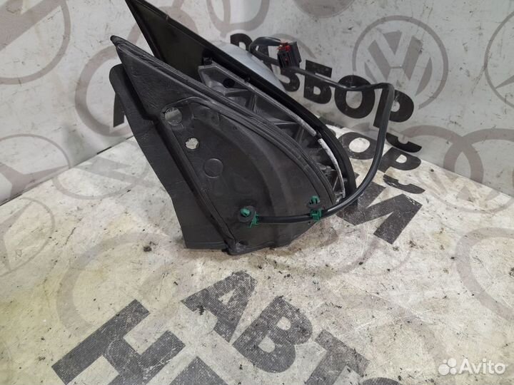 Зеркало левое серое Volkswagen Golf 5