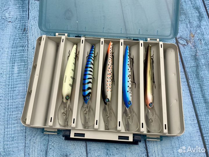 Набор воблеров, и коробка для воблеров
