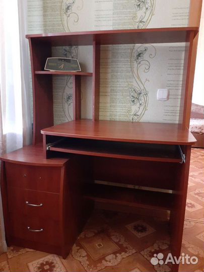 Компьютерный стол