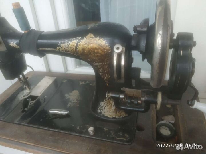 Швейная машинка зингер