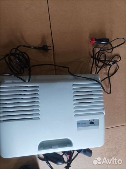 Автомобильный холодильник Volkswagen 12/220 v