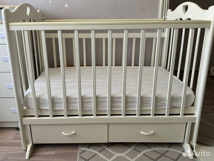 Детская кроватка