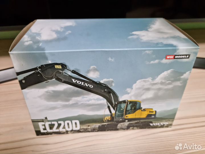 Модель эксковатора Volvo ec220d 1:50 (новая)