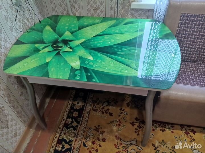 Кухонный стол