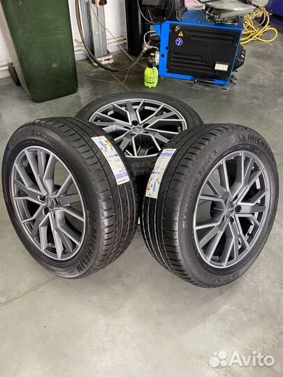 Новые летние колеса R19 на Audi Q5 / Michelin