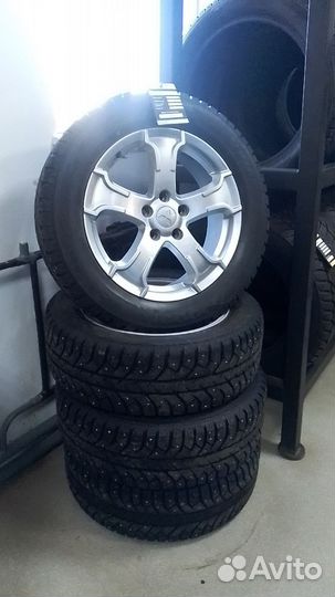 Bridgestone Ice Cruiser 5000 215/60 R17 102T