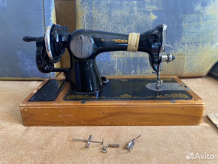 Подольская швейная машинка ручная