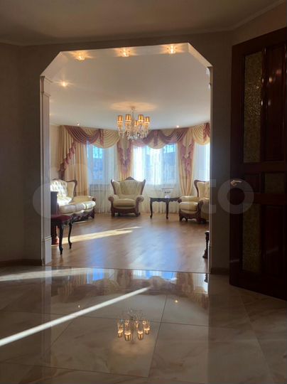 3-к. квартира, 99 м², 4/10 эт.