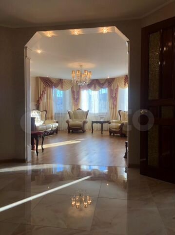 3-к. квартира, 99 м², 4/10 эт.