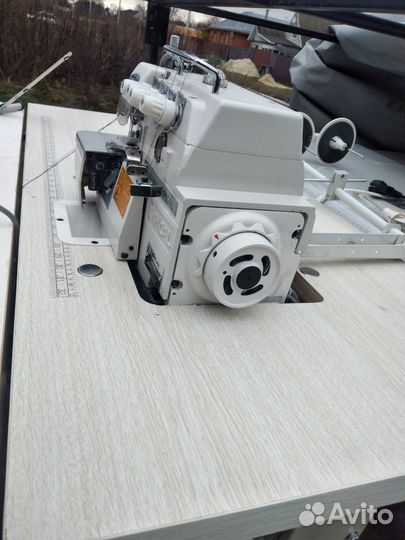 Швейная машинка