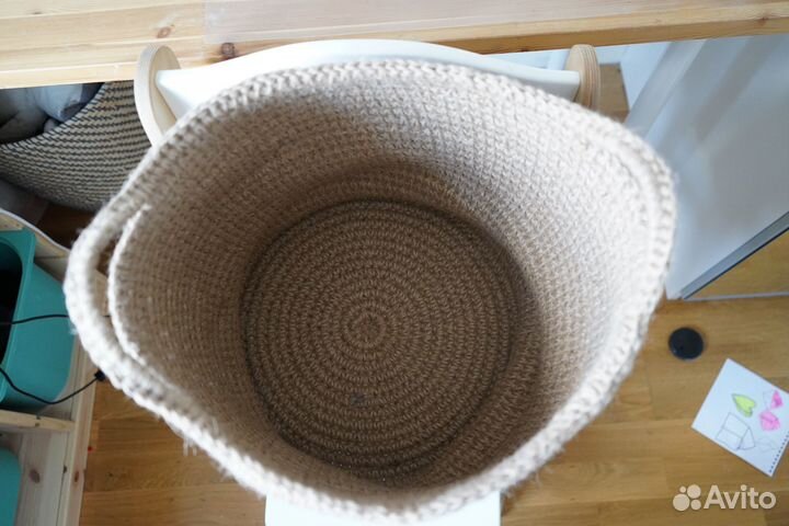 Корзина вязанная из джута