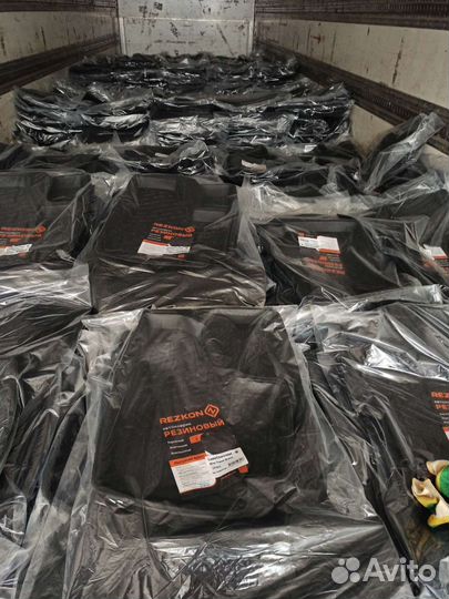 Автомобильные коврики резиновые