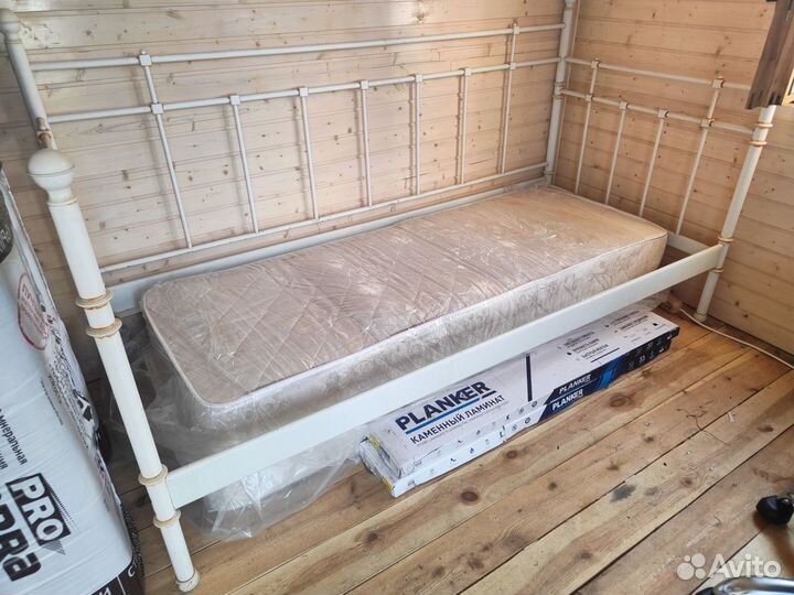 Кровать IKEA Tromsnes (Тромснес) 90*200