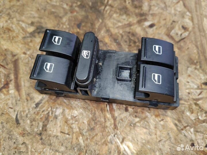 Блок управления стеклоподъемниками Skoda Superb 2