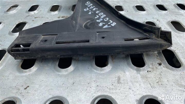 Направляющая заднего бампера правая Audi A3 (8L1)