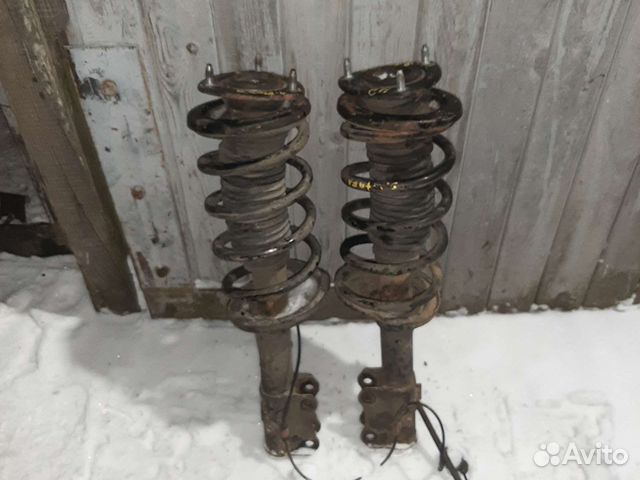 Стойка передняя Сузуки Гранд Витара 3 2008 год