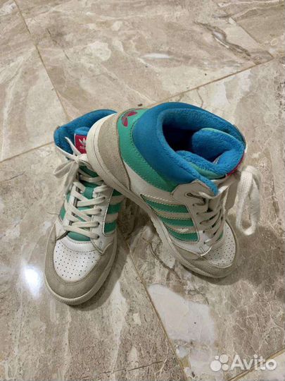 Кроссовки Adidas