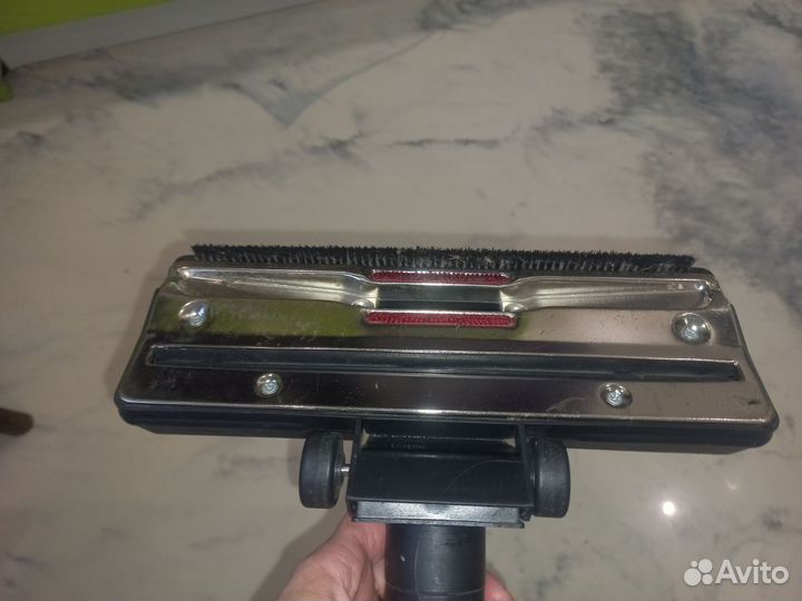 Универсальная щётка для пылесоса