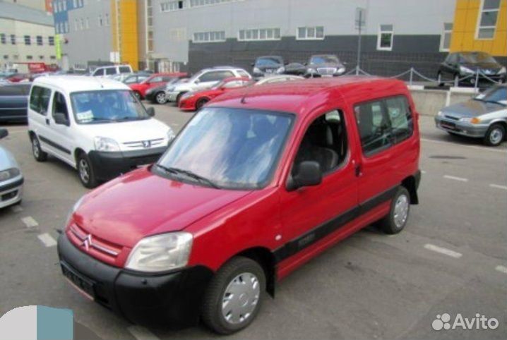 Водитель со своим авто