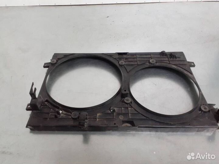 Диффузор вентилятора Volkswagen Golf 3 2000