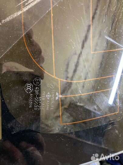 Стекло кузовное Mitsubishi Pajero 4 левое