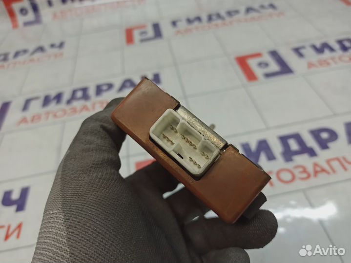 Блок электронный Toyota Land Cruiser (J100) 89741-60242