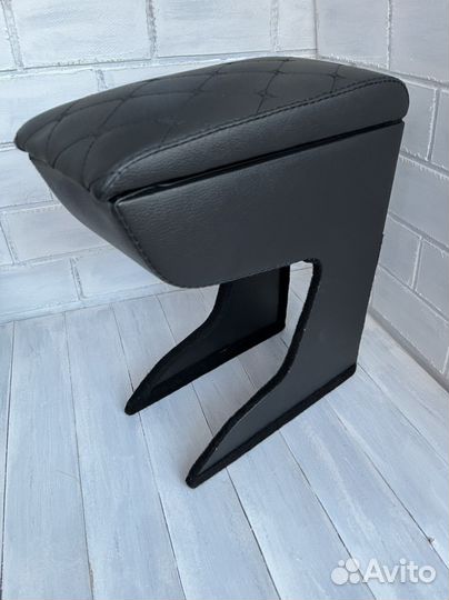 Подлокотник рено логан 2