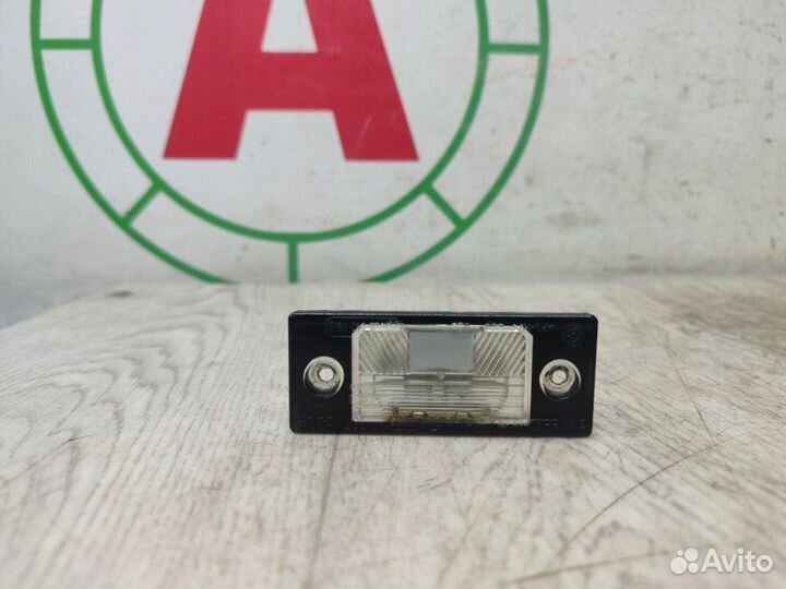 Подсветка номера задняя Volkswagen Tiguan 2.0 2010