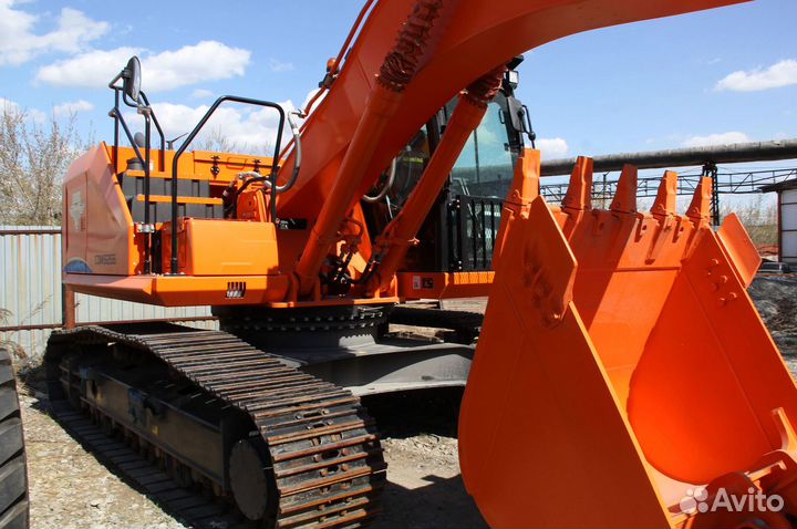 Гусеничный экскаватор Lonking CDM6266, 2024