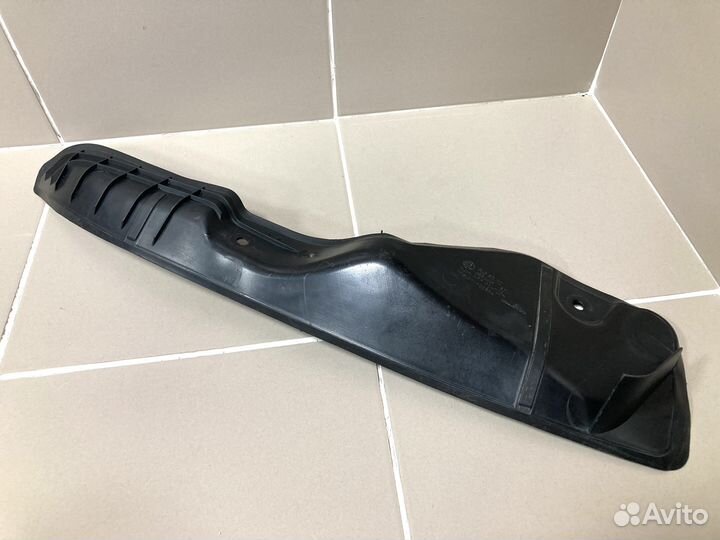 Пыльник переднего прав крыла Skoda Yeti 2009-2018