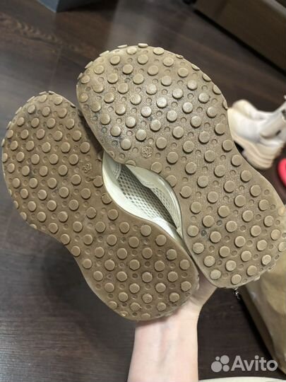 Кроссовки на девочку 32