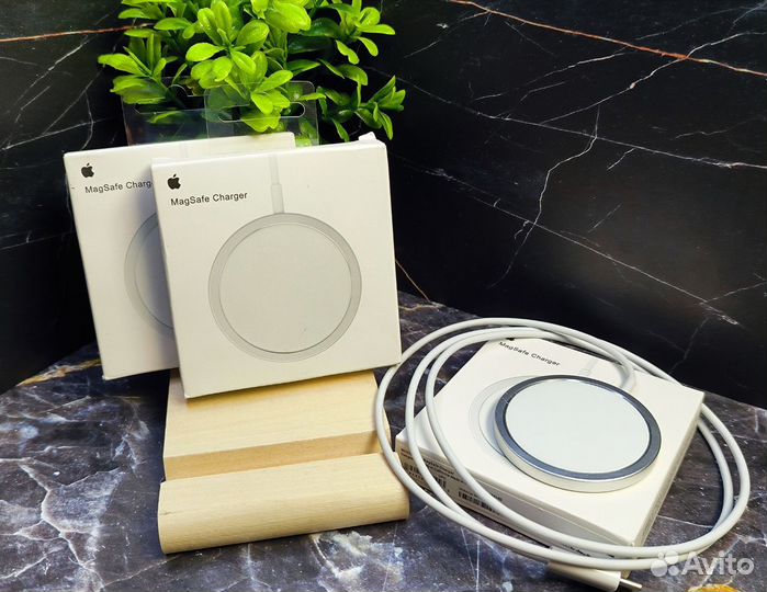 Беспроводная зарядка MagSafe 